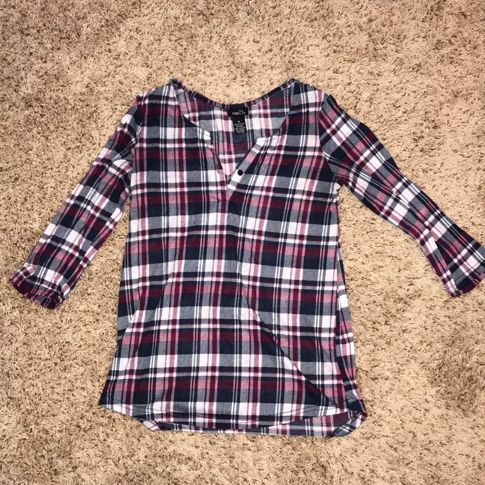 Popover shirt- plaid v neck
